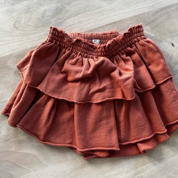 Aerie Weekend Ruffle Tiered Mini Skirt
In Small worn once - Picture 3 of 3